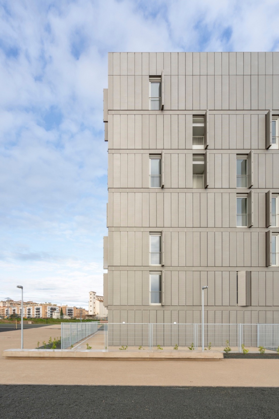 AZUCARERA HOUSING by FRPO Rodriguez Oriol