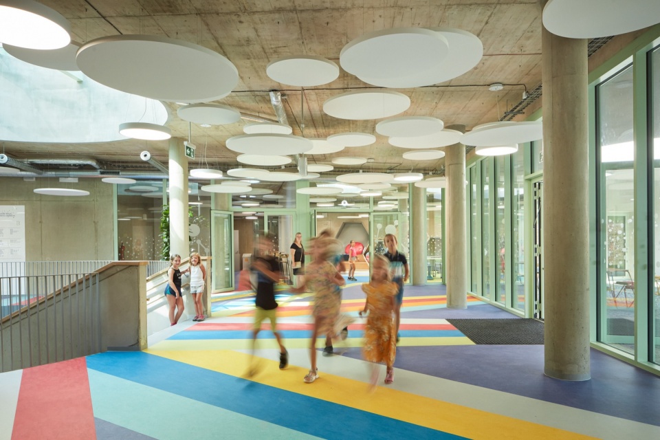 Fric Brothers Elementary School by ATELIER 6