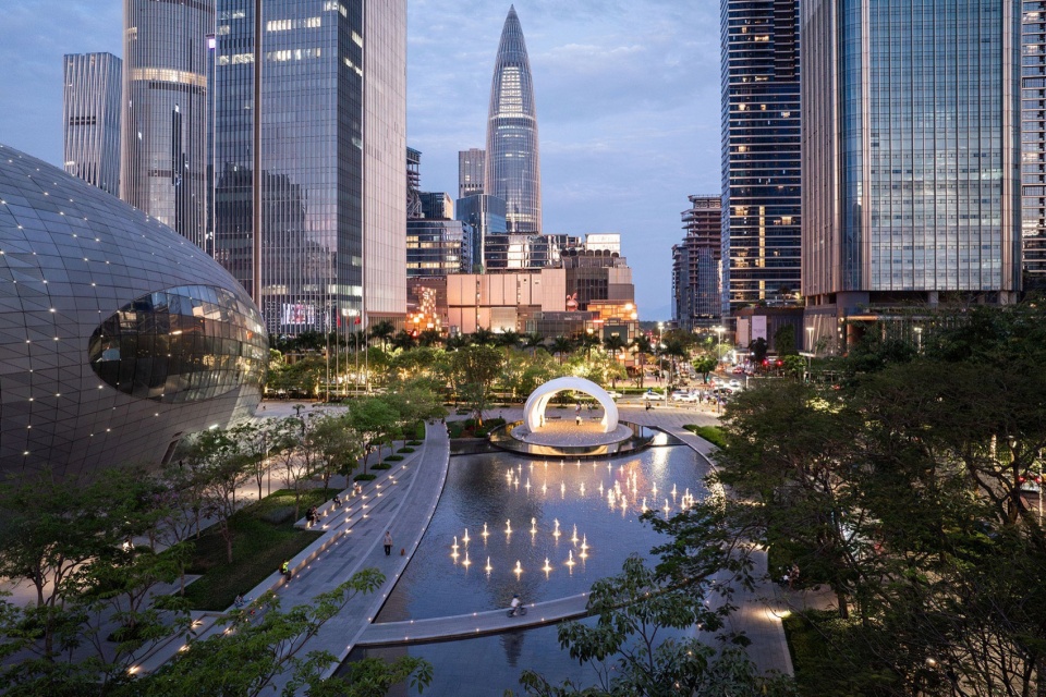 Public Water Pool Renovation in Shenzhen Nanshan Commercial and Cultural Center District by eLandscript Studio