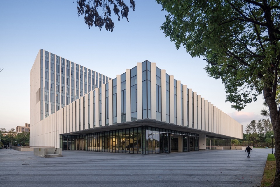 Yijia Building of Tongji University Students Activity Center in Jiading Campus by ongji Architectural Design Group Co. Ltd ATELIER LPLUS