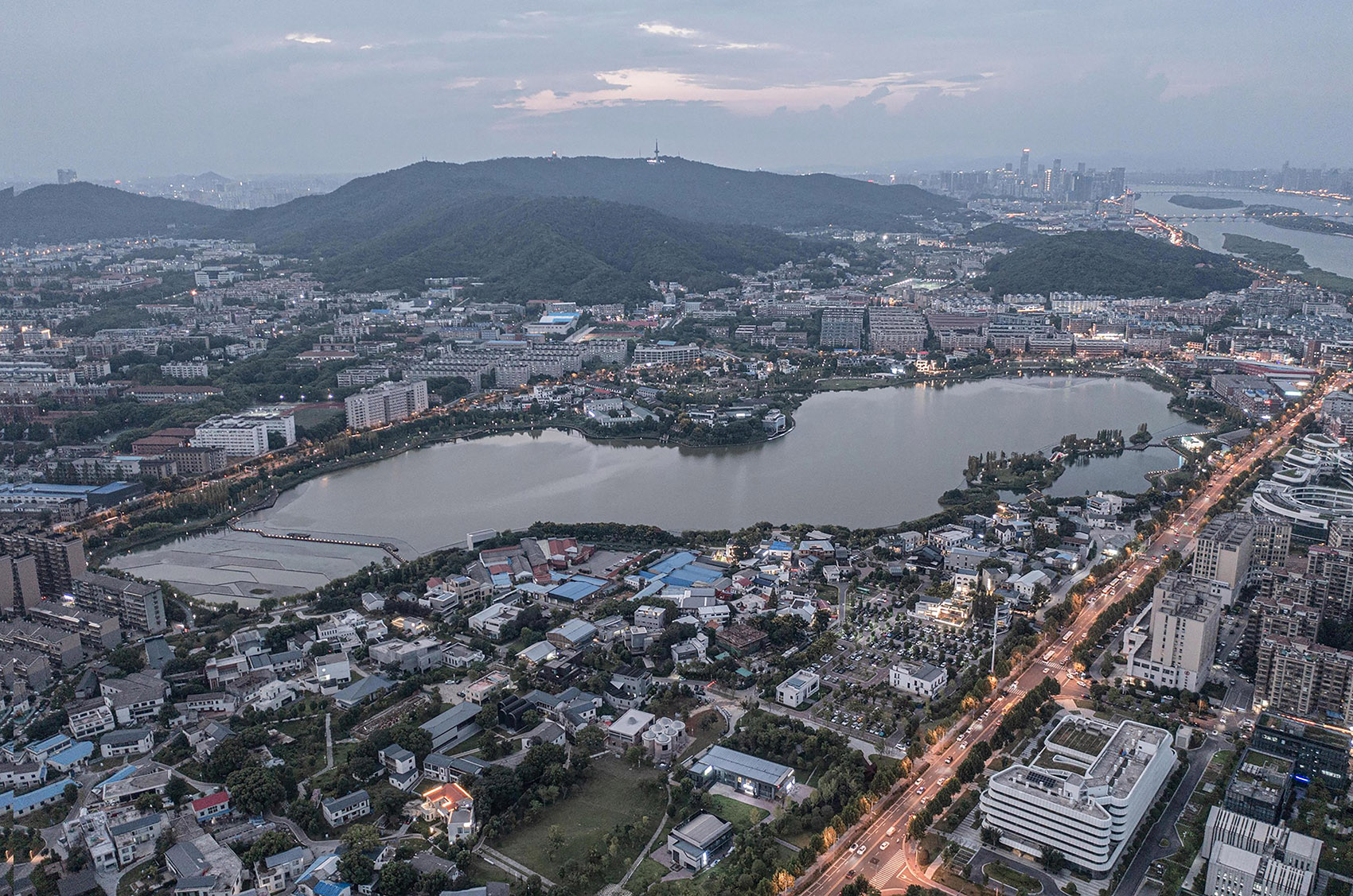 Straw Stack Space in Houhu Art Park by WCY Regional Studio & Hunan ...