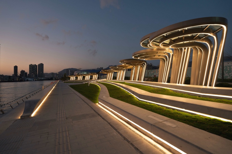 KAI TAK PROMENADE