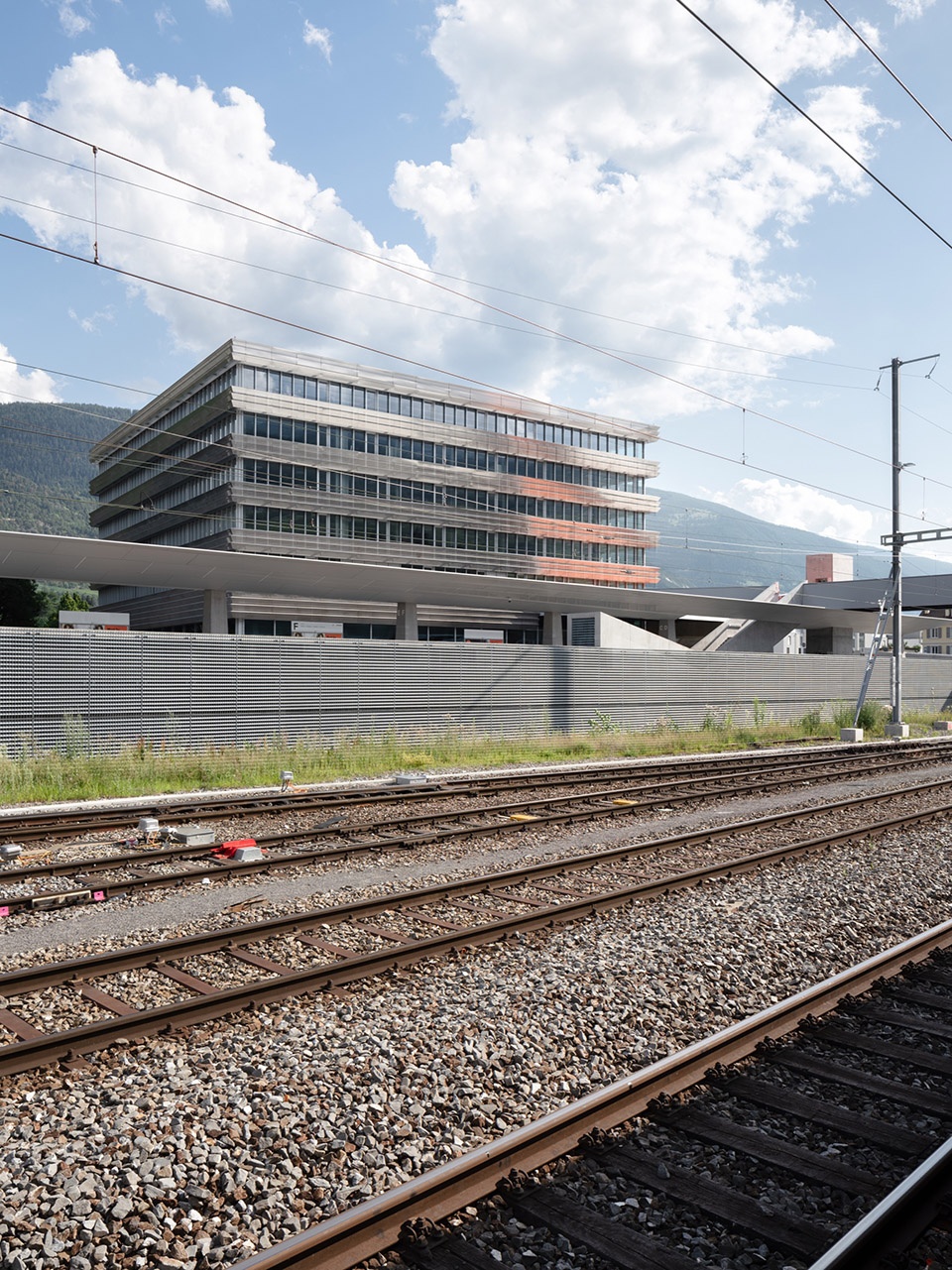 sierre business and general education school by bonnard woeffray architectes