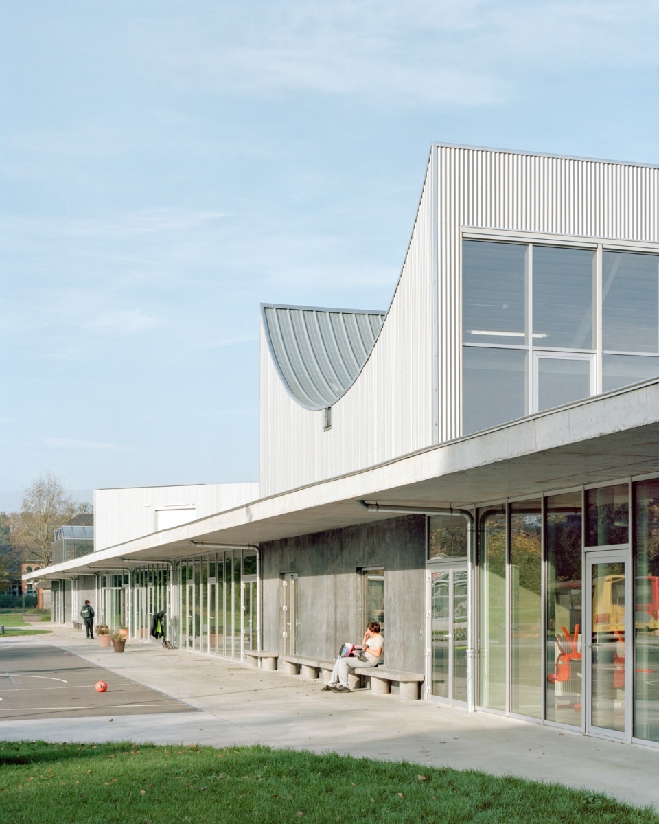 Templeuve School by CENTRAL