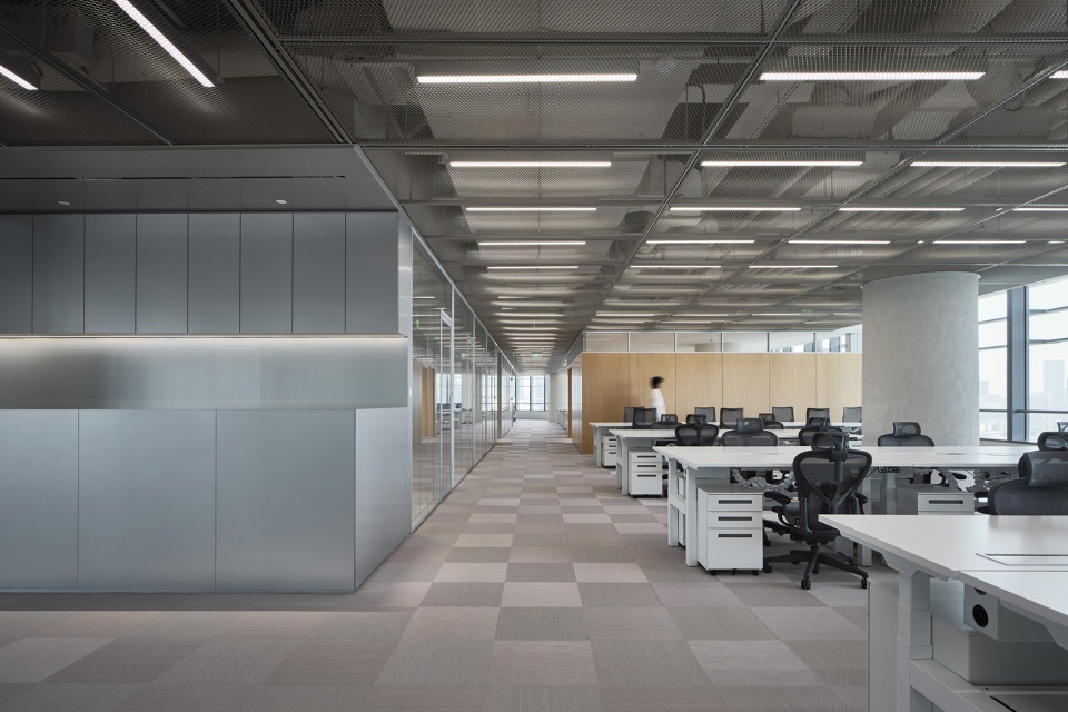 interior design for an asset management company by hcch studio