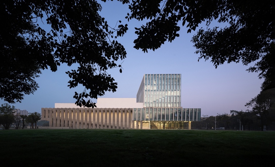 Yijia Building of Tongji University Students Activity Center in Jiading Campus by ongji Architectural Design Group Co. Ltd ATELIER LPLUS