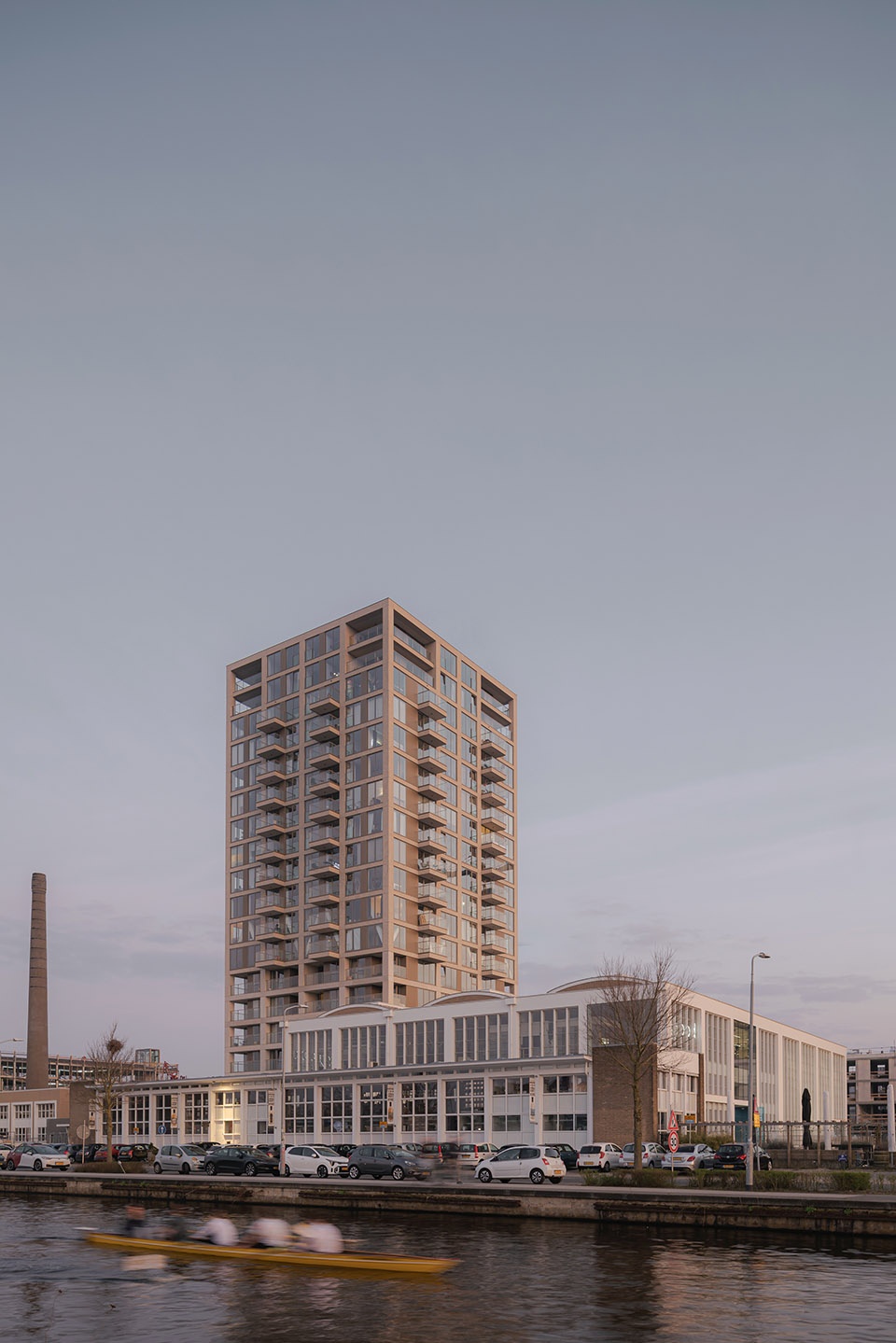 fresh residential tower by kaan architecten