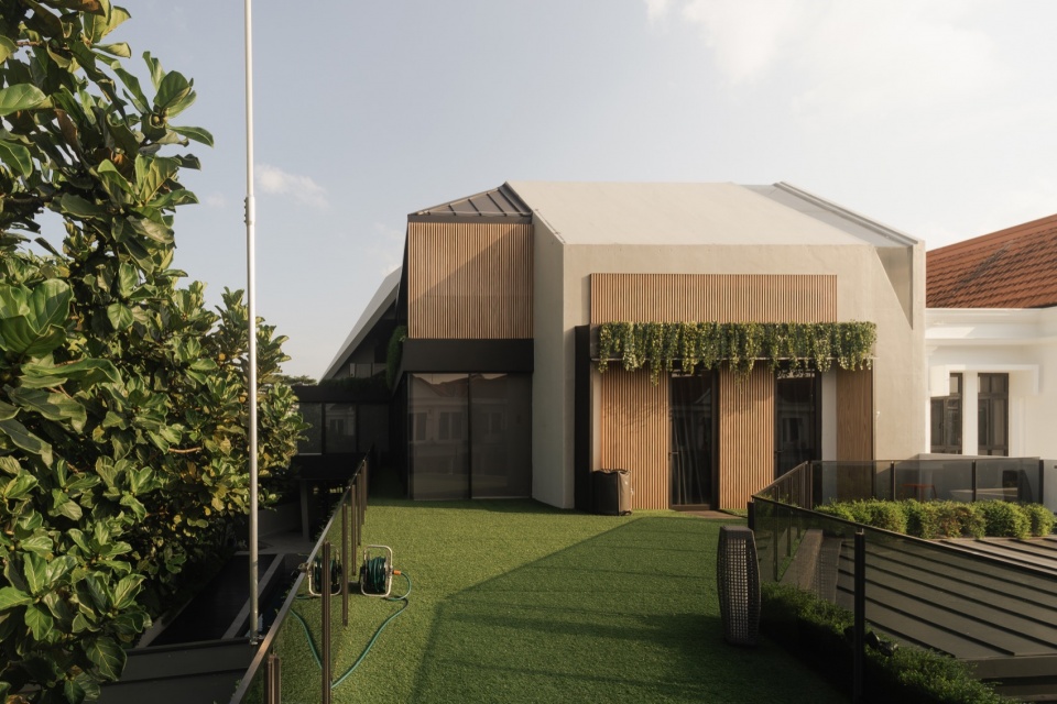 Garden Villa by Create Architecture