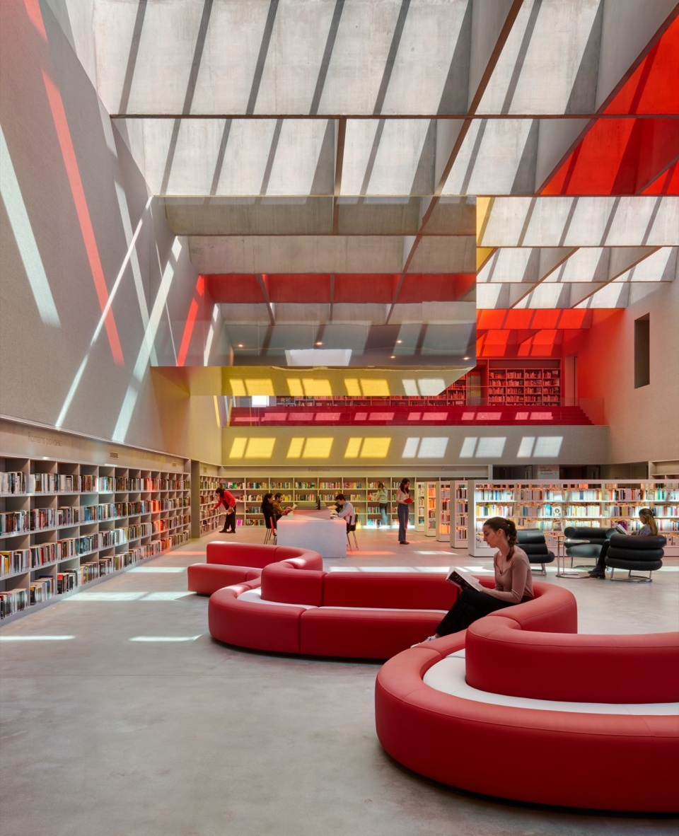 La Boussole Centre for Culture and Tourism by Dominique Coulon and Associes