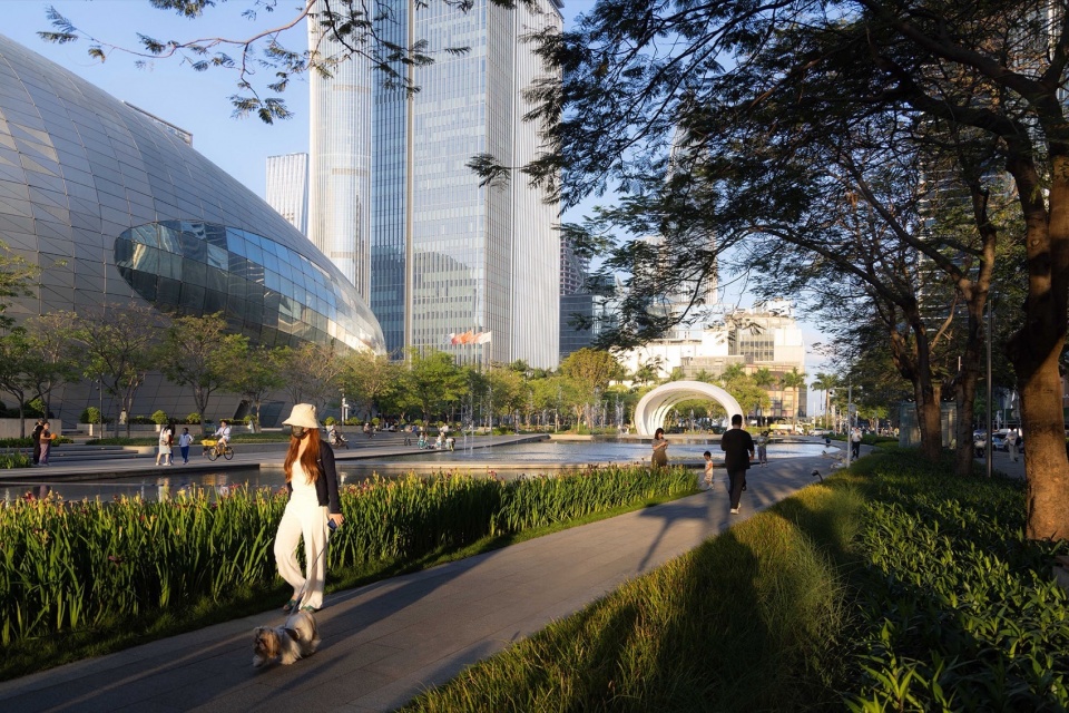 Public Water Pool Renovation in Shenzhen Nanshan Commercial and Cultural Center District by eLandscript Studio