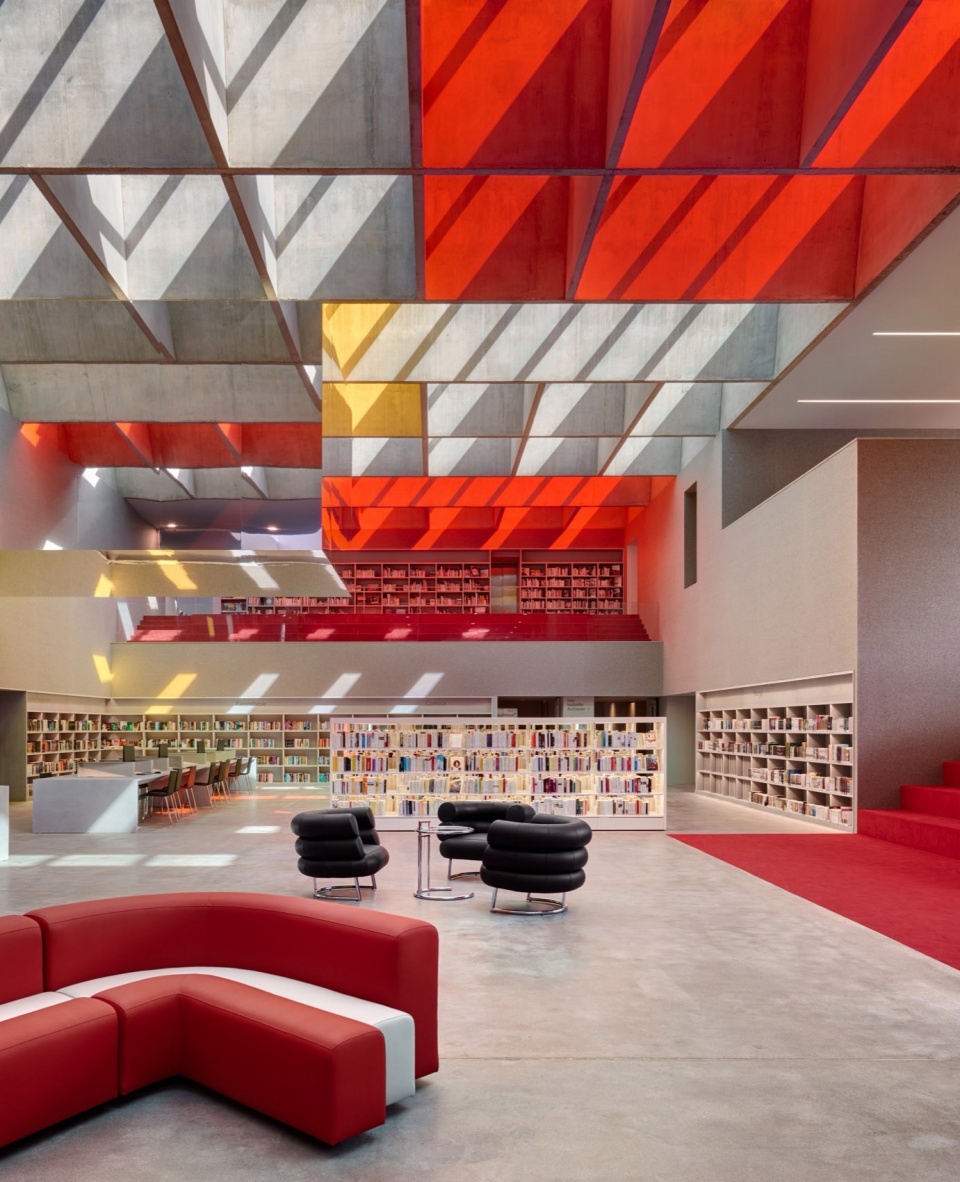 La Boussole Centre for Culture and Tourism by Dominique Coulon and Associes 8rn