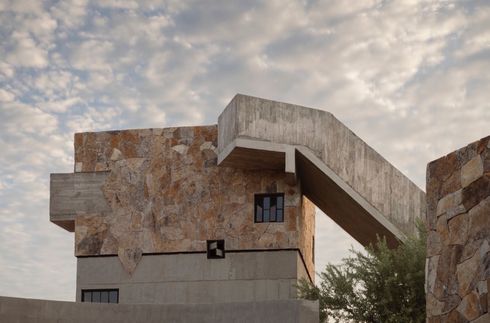 The Casa LaPaz by Ludwig Godefroy Architecture