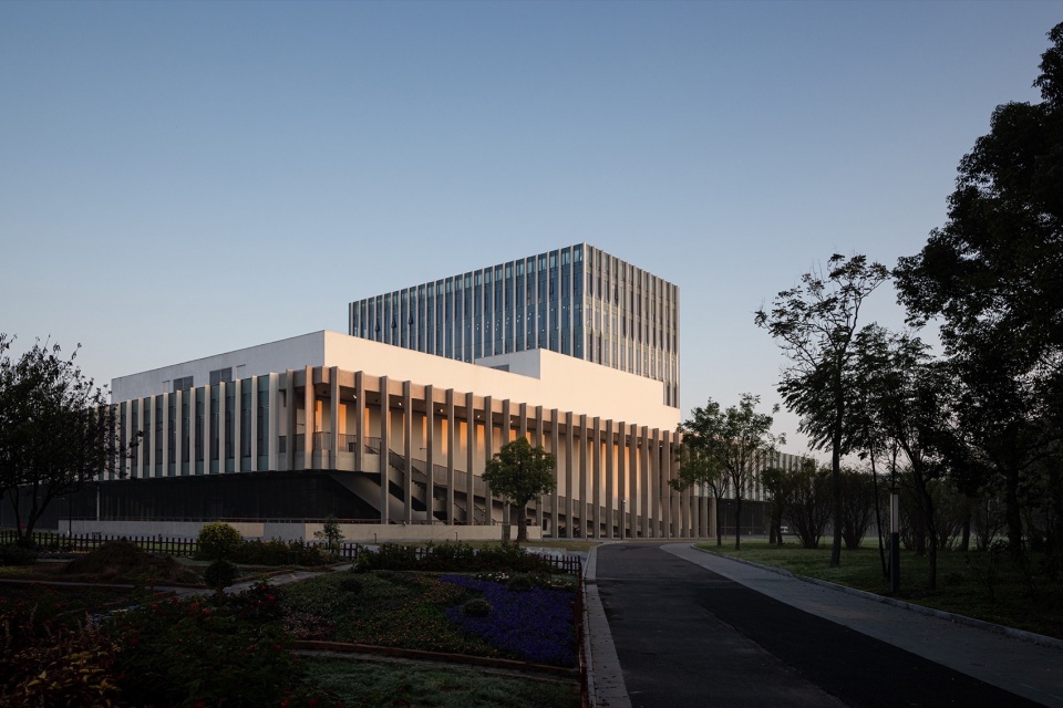 Yijia Building of Tongji University Students Activity Center in Jiading Campus by ongji Architectural Design Group Co. Ltd ATELIER LPLUS