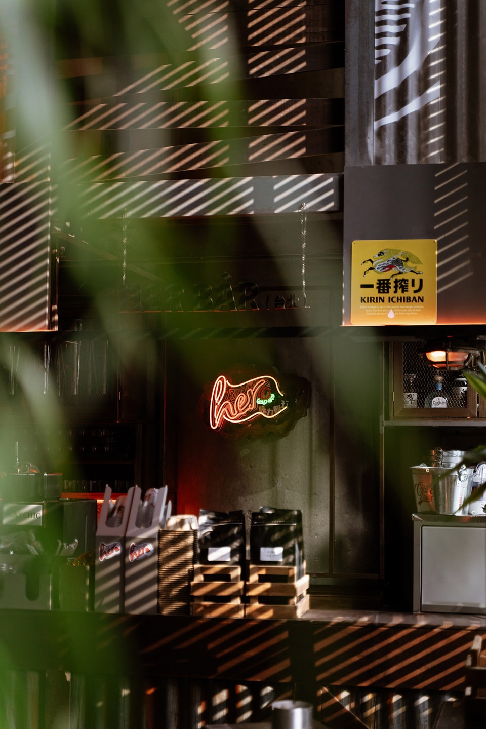 her bar taipei in chengdu by tm design