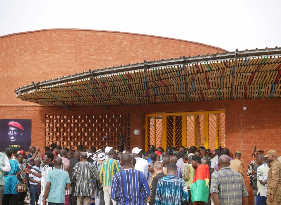 thomas sankara mausoleum by kere architecture