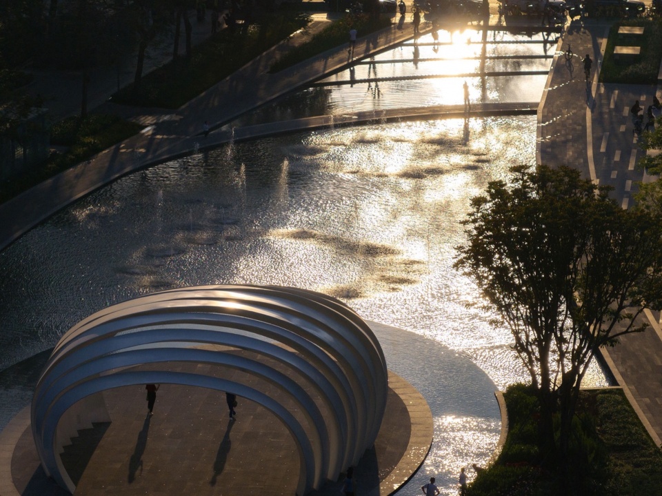 Public Water Pool Renovation in Shenzhen Nanshan Commercial and Cultural Center District by eLandscript Studio