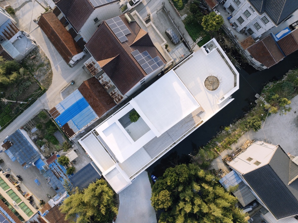 Q house by Yuanxiuwan Architect Associates