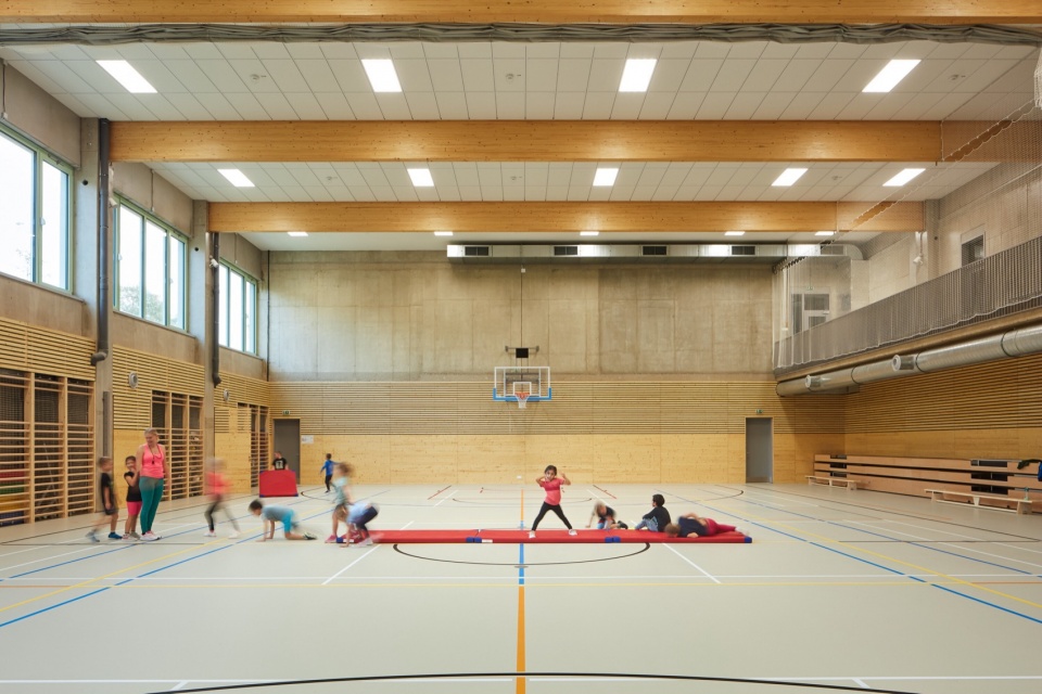 Fric Brothers Elementary School by ATELIER 6