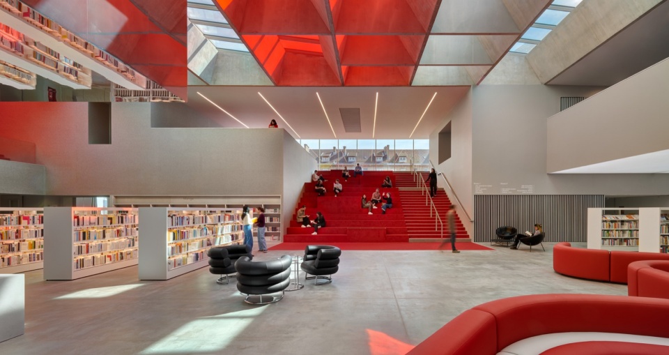 La Boussole Centre for Culture and Tourism by Dominique Coulon and Associes