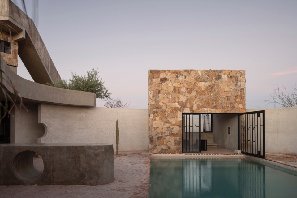 The Casa LaPaz by Ludwig Godefroy Architecture