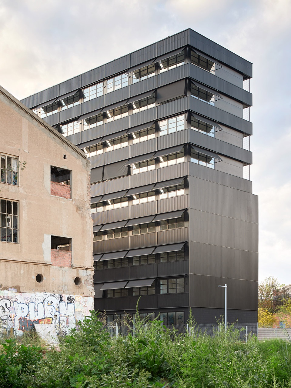 industrialised social housing units in barcelona by vivas arquitectos exe arquitectura