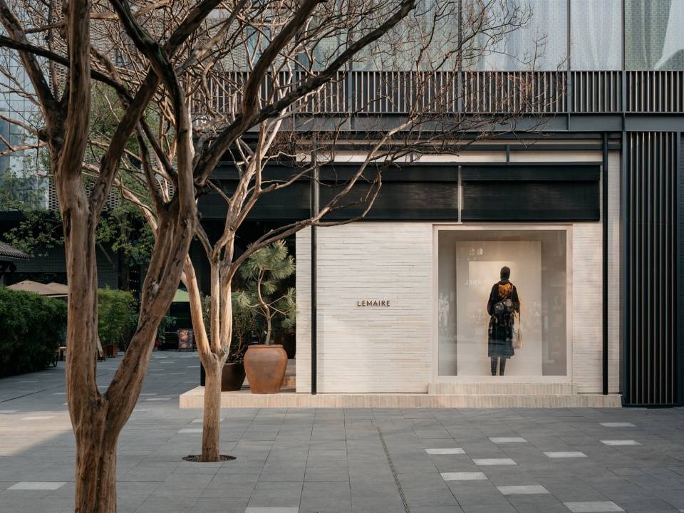 lemaire boutique shop chengdu taikoo li by f o g architecture
