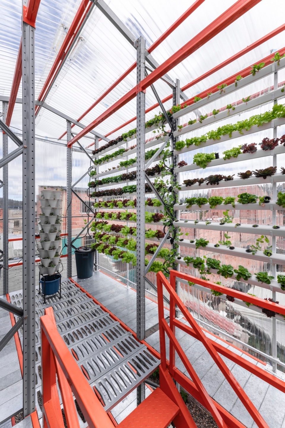 A low tec Hydroponics Module by Alsar Atelier