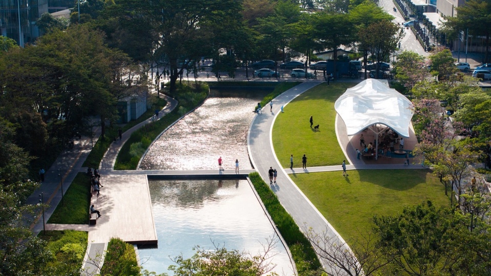 Public Water Pool Renovation in Shenzhen Nanshan Commercial and Cultural Center District by eLandscript Studio