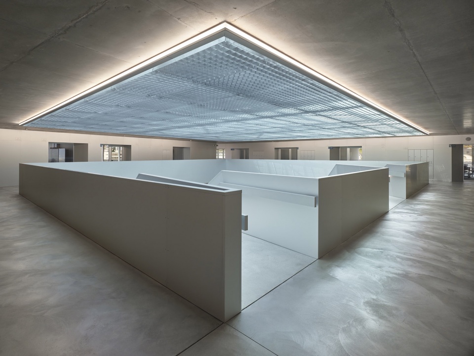 sierre business and general education school by bonnard woeffray architectes