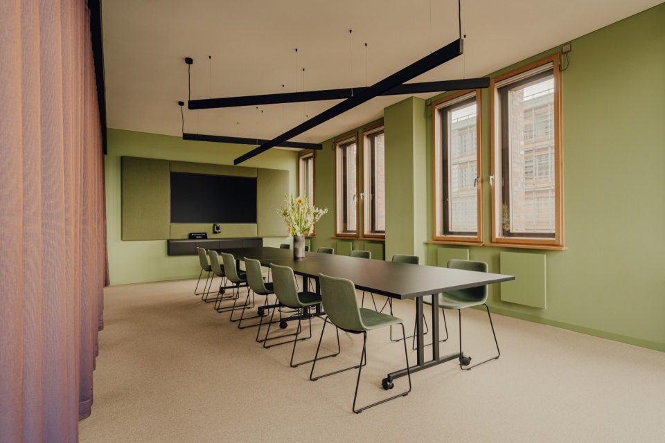 Freshfields Bruckhaus Deringe office by Kinzo