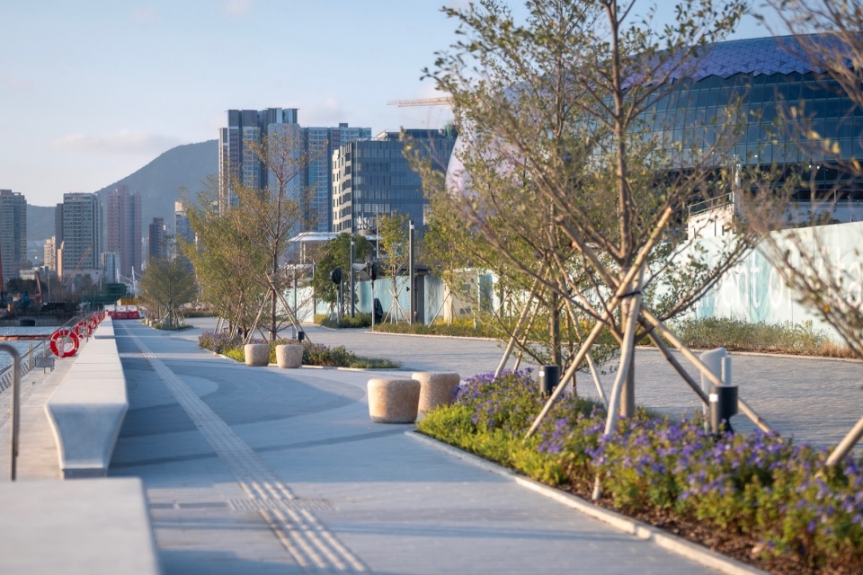 KAI TAK PROMENADE