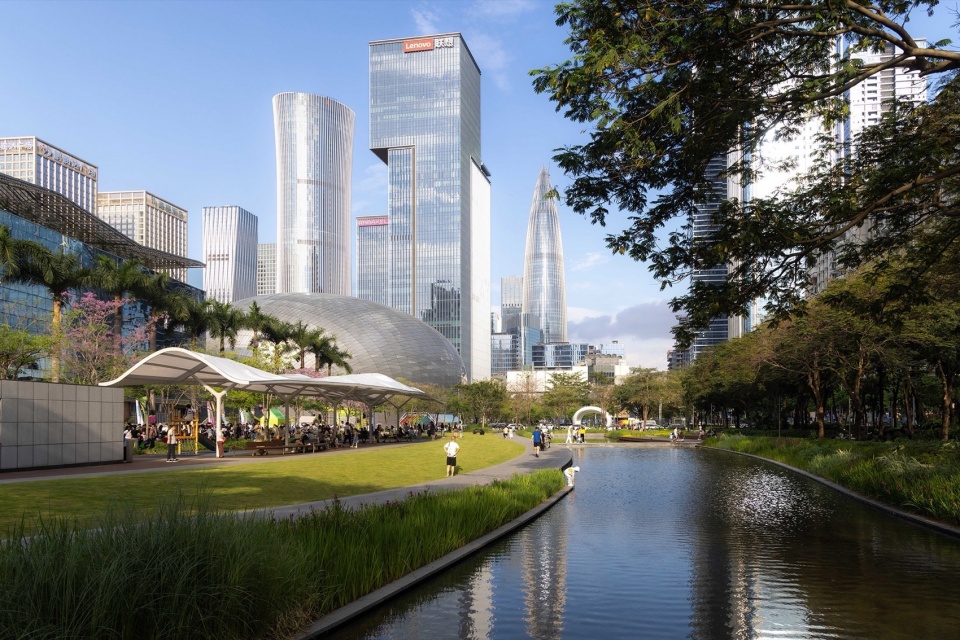 Public Water Pool Renovation in Shenzhen Nanshan Commercial and Cultural Center District by eLandscript Studio