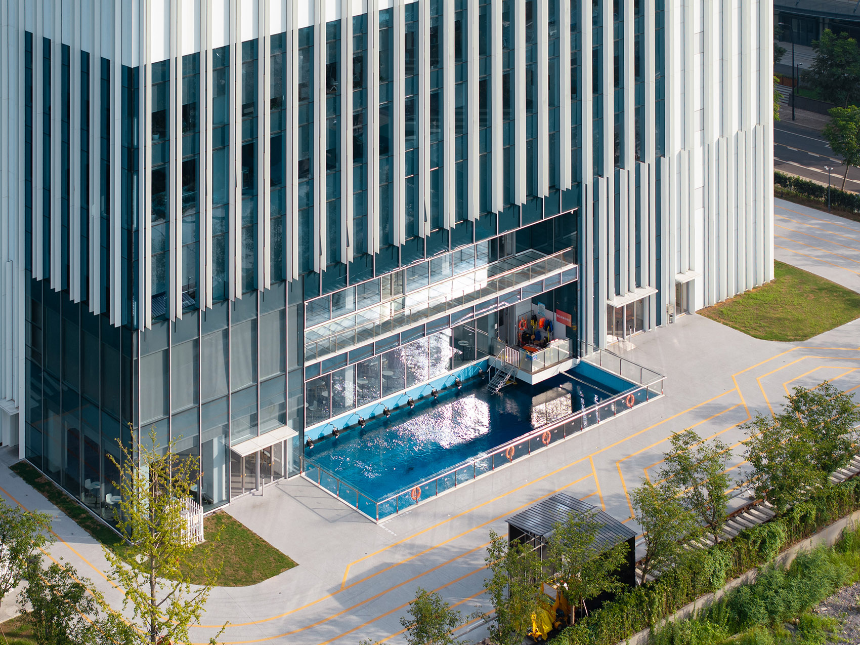 SHENHAO Technology Headquarters Office by YUZO Design - 谷德设计网