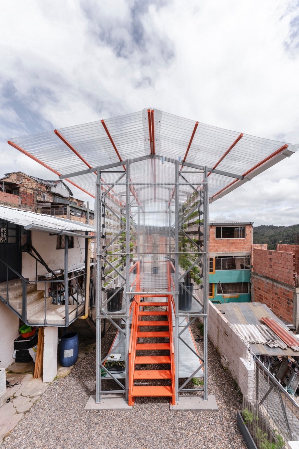 A low tec Hydroponics Module by Alsar Atelier