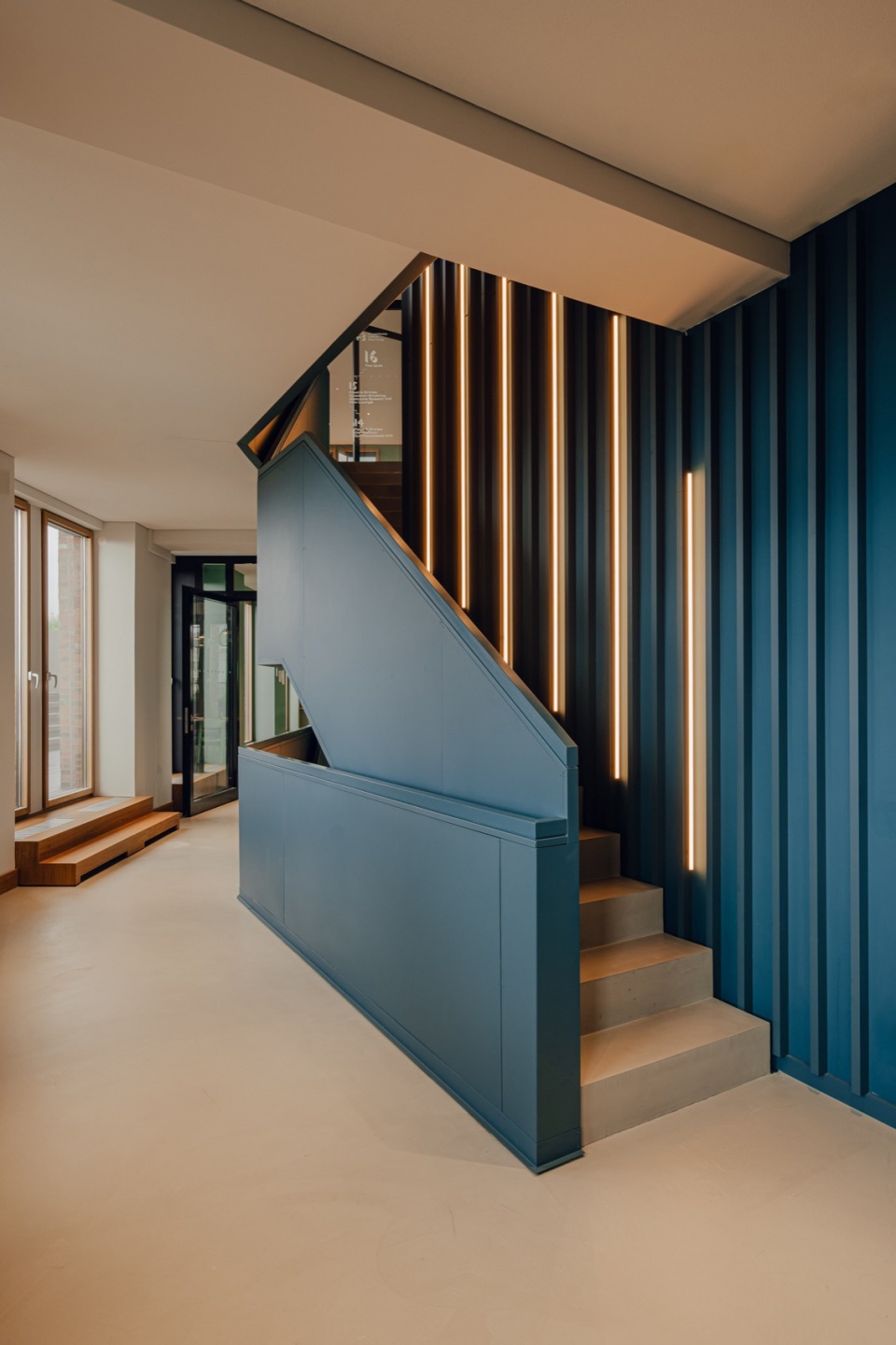 Freshfields Bruckhaus Deringe office by Kinzo