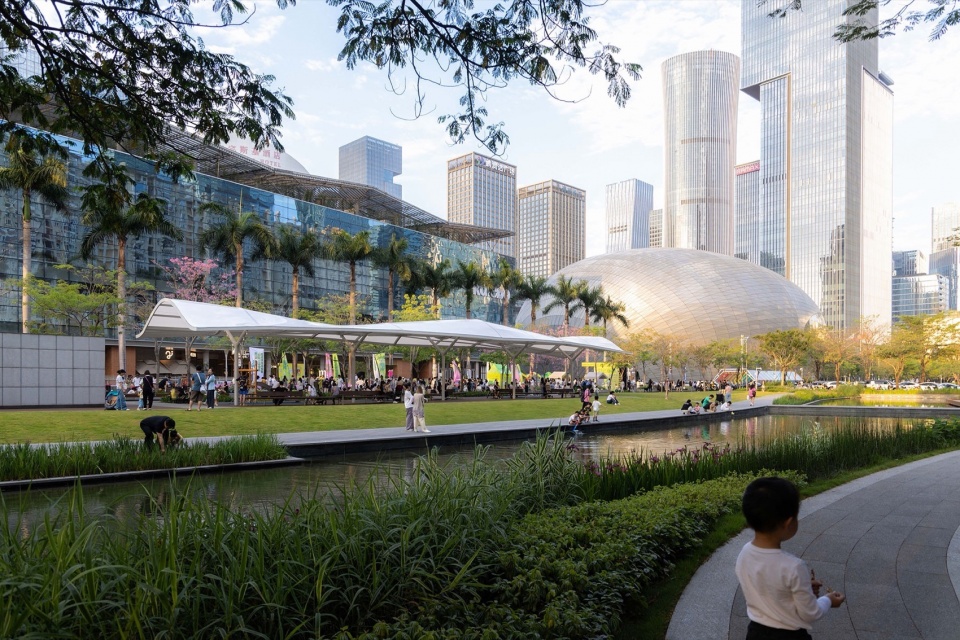 Public Water Pool Renovation in Shenzhen Nanshan Commercial and Cultural Center District by eLandscript Studio
