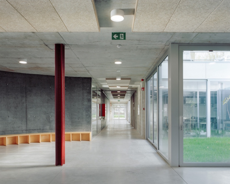 Templeuve School by CENTRAL