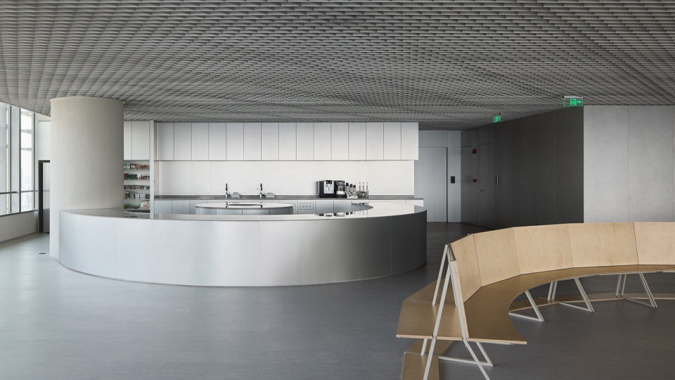 interior design for an asset management company by hcch studio