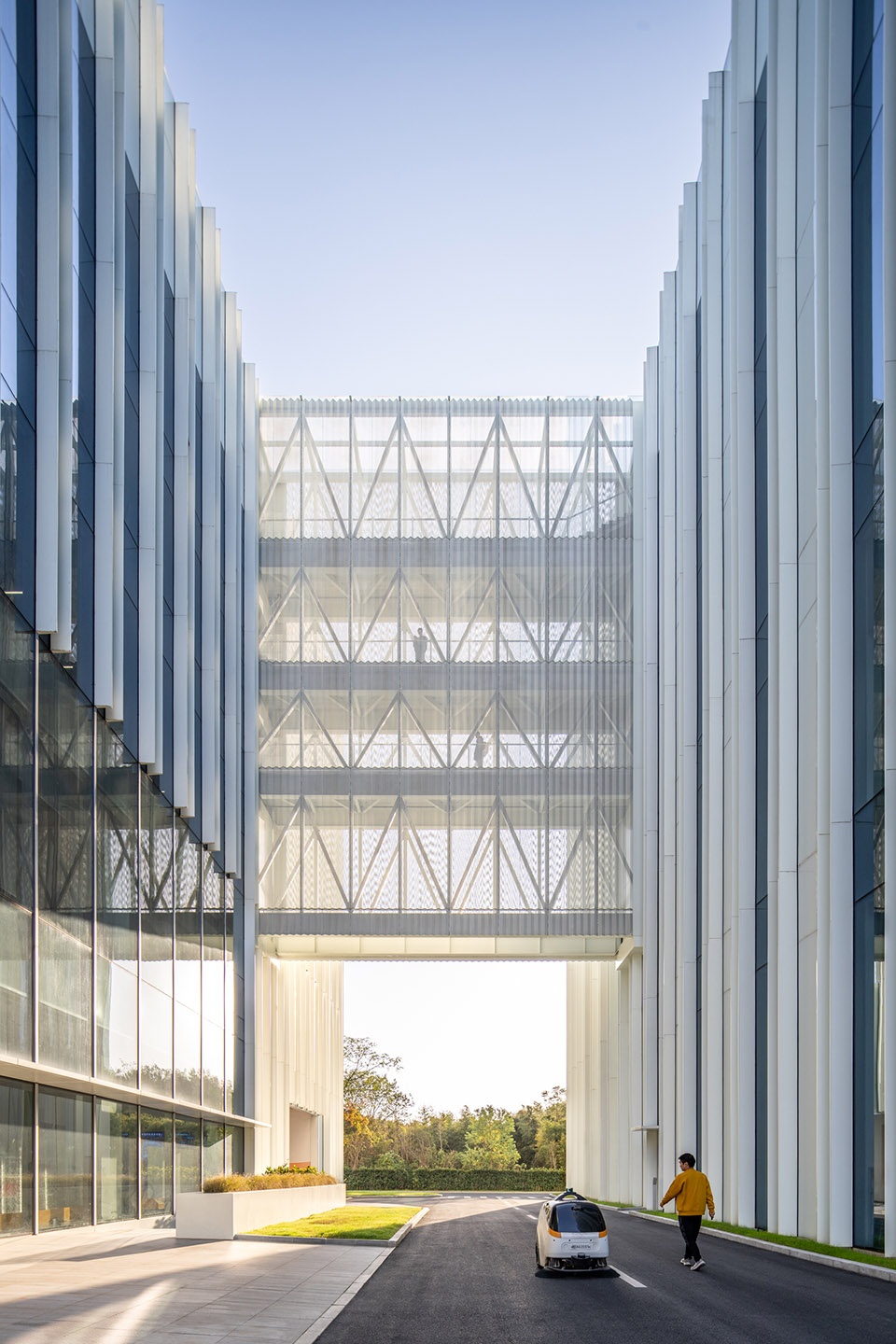 shenhao technology headquarters office by yuzo design