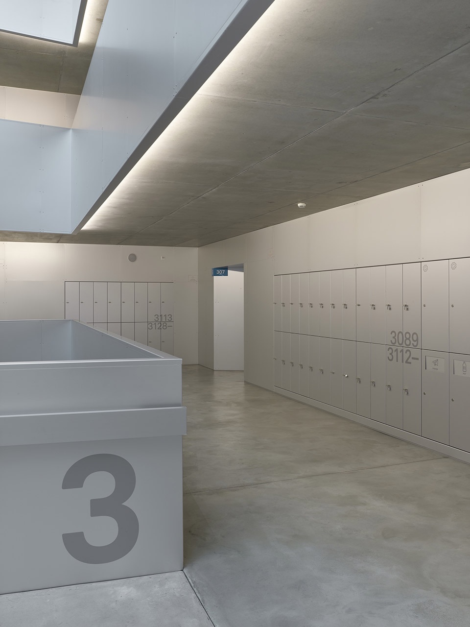 sierre business and general education school by bonnard woeffray architectes