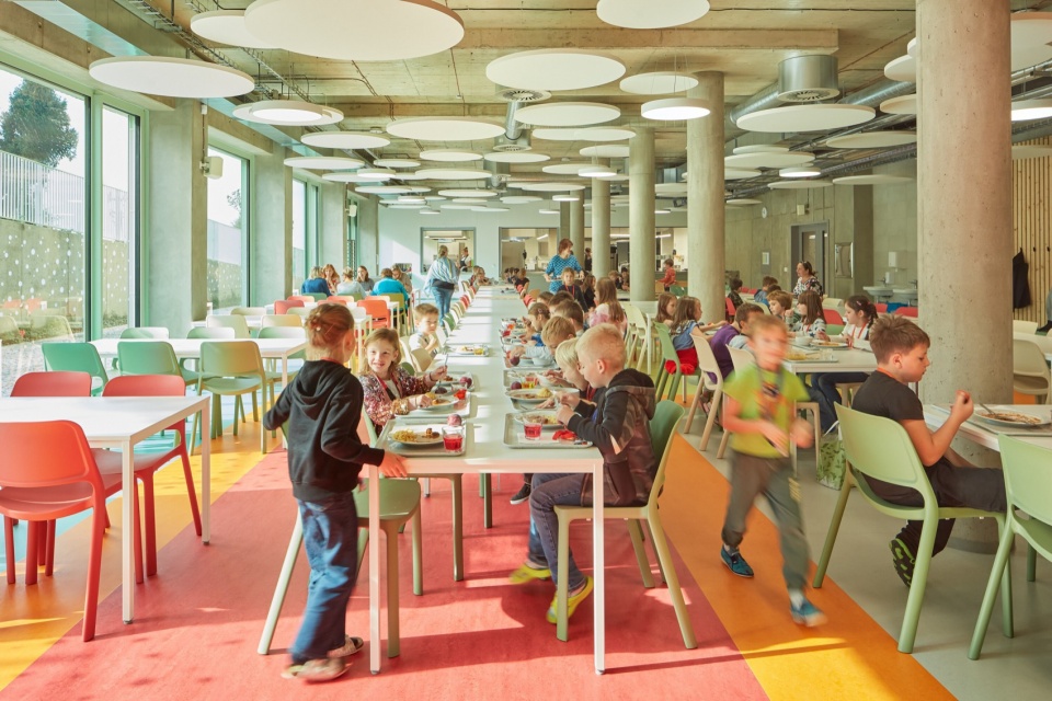 Fric Brothers Elementary School by ATELIER 6