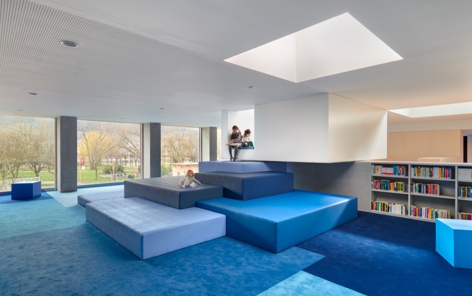 La Boussole Centre for Culture and Tourism by Dominique Coulon and Associes