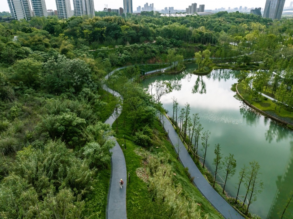 Green Field Park by Sichuan Ledao Landscape Design Co Ltd