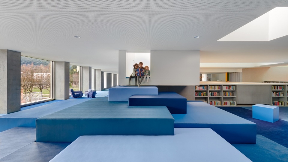 La Boussole Centre for Culture and Tourism by Dominique Coulon and Associes