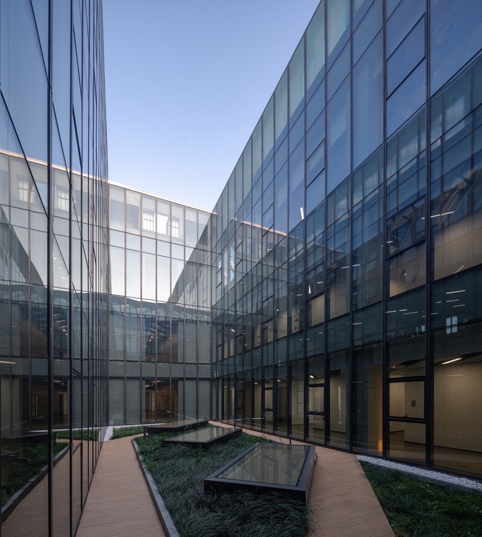 Yijia Building of Tongji University Students Activity Center in Jiading Campus by ongji Architectural Design Group Co. Ltd ATELIER LPLUS