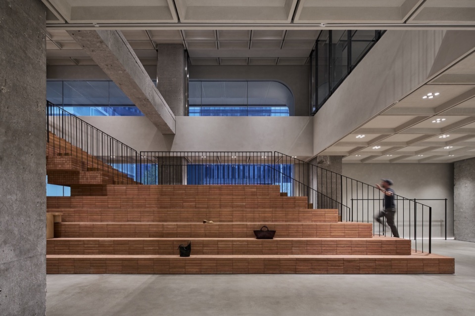 ZARA Nanjing Xinjiekou Flagship Store by AIM Architecture