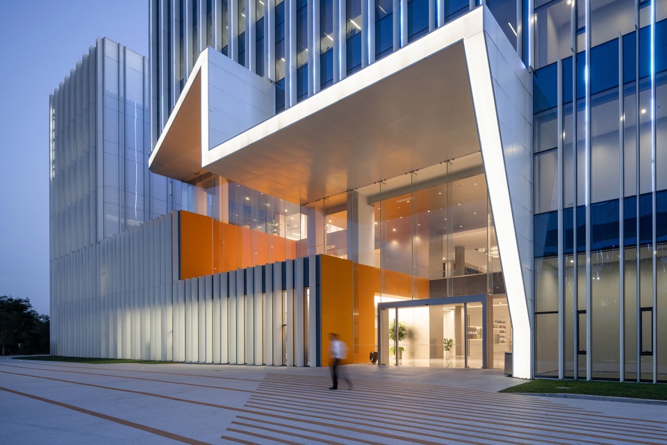 shenhao technology headquarters office by yuzo design