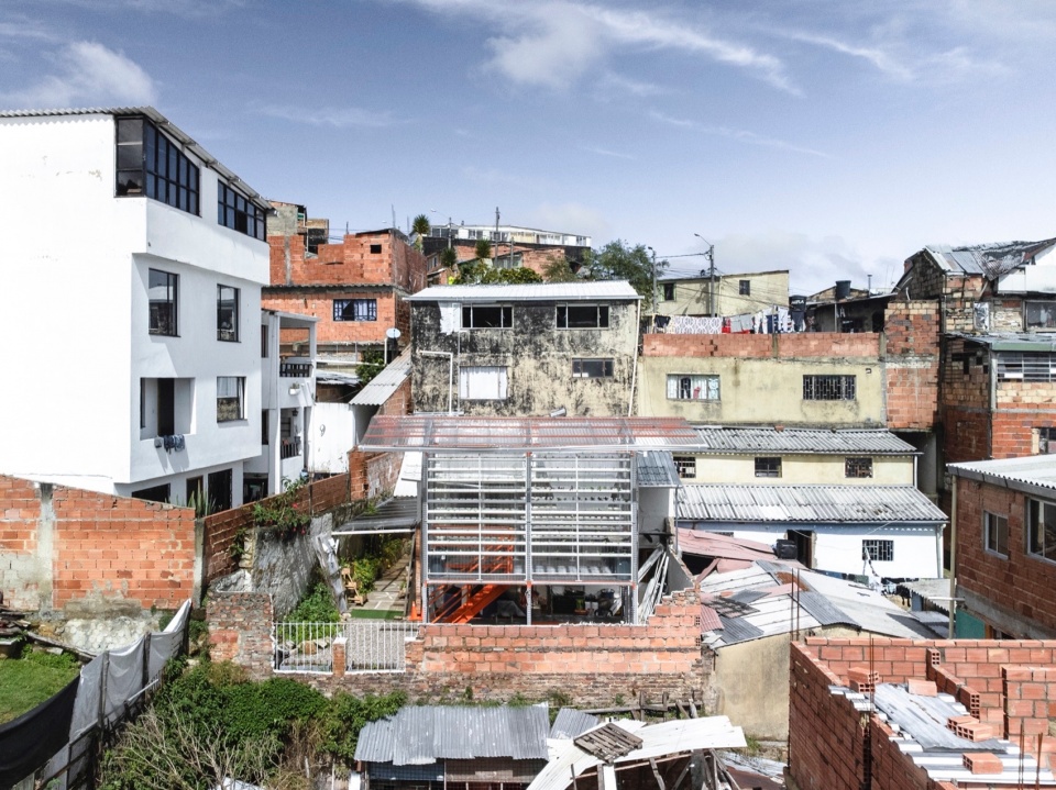 A low tec Hydroponics Module by Alsar Atelier