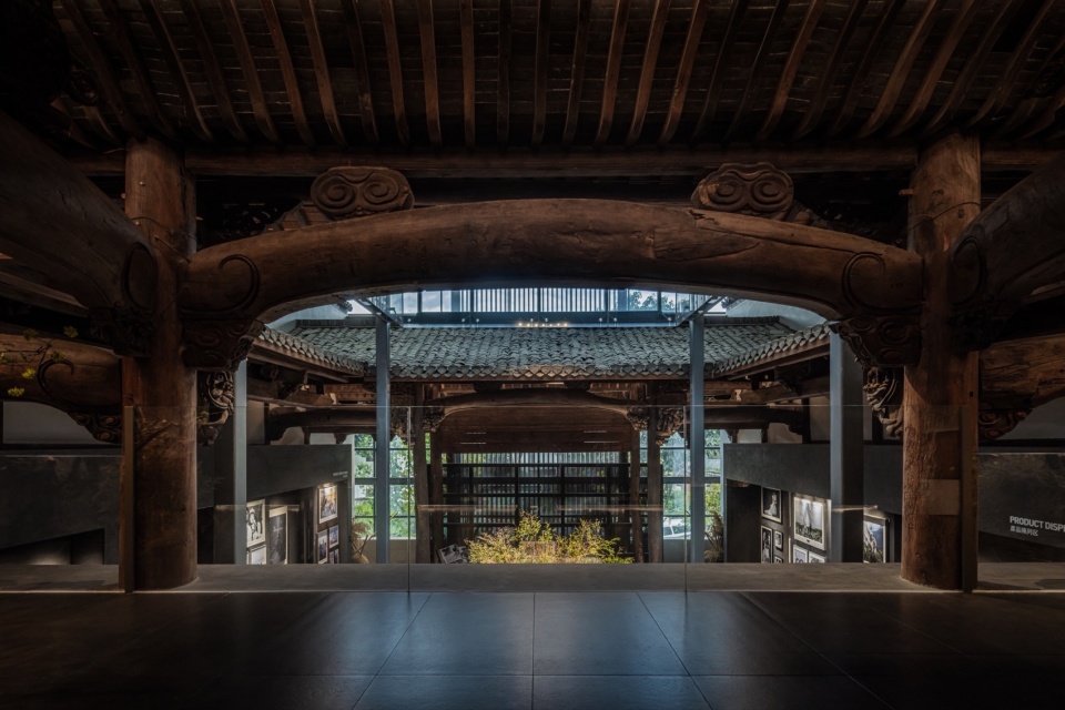 AVIVA DALI Consciousness Theatre by Reborn Design