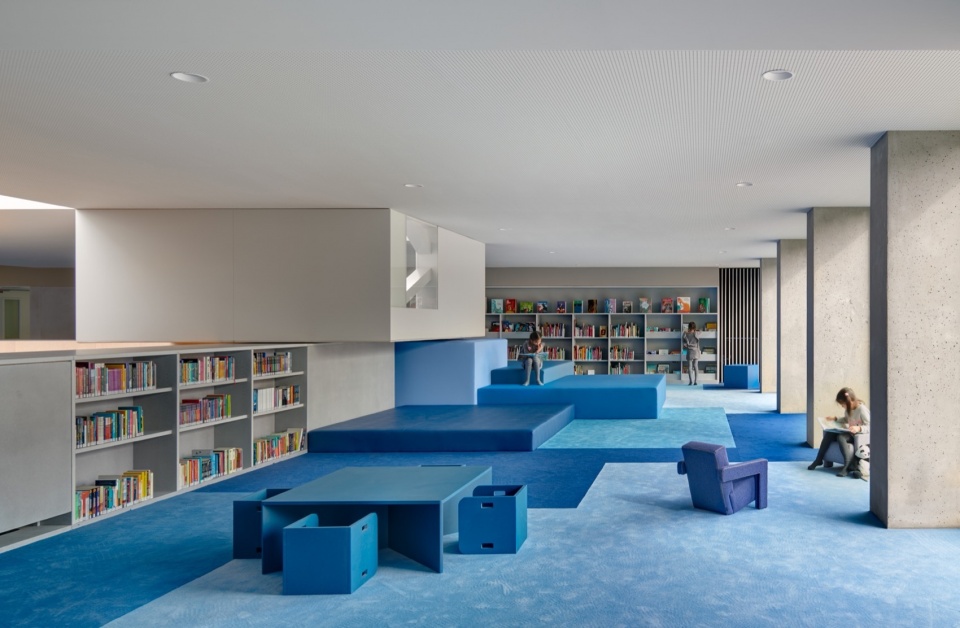 La Boussole Centre for Culture and Tourism by Dominique Coulon and Associes